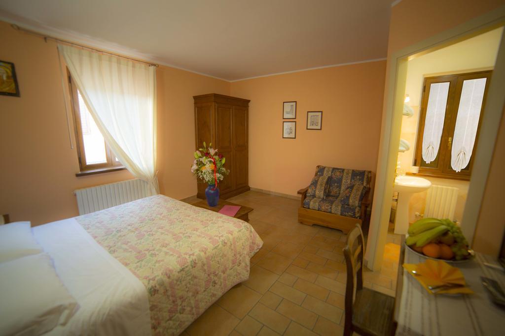 Camere Il Cantico Asís Exterior foto