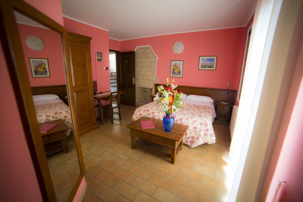 Camere Il Cantico Asís Exterior foto